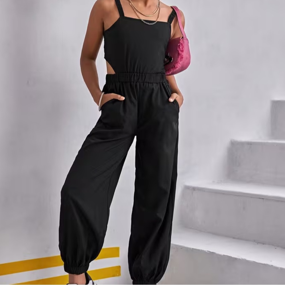 Open back Jumpsuit - Picture 3 of 9